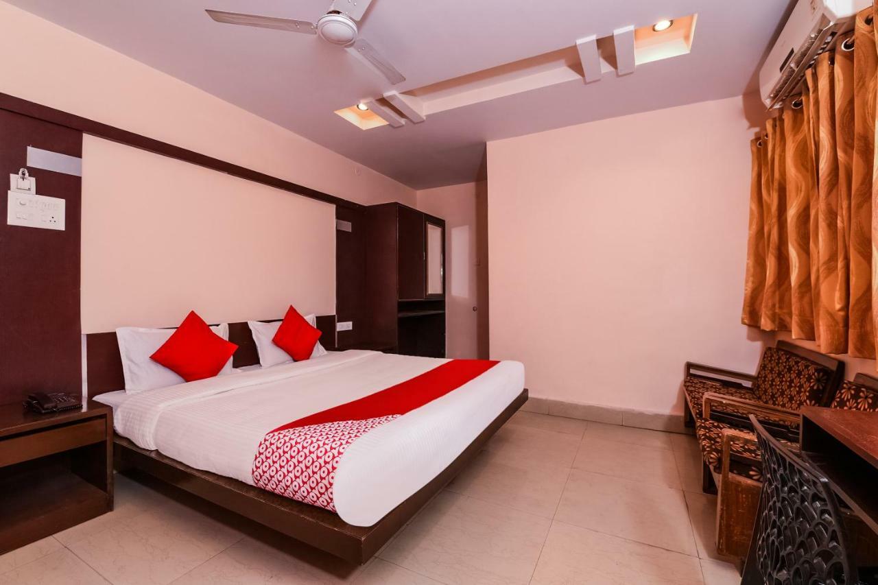 Oyo 28856 Manjeera Inn Visakhapatnam Zewnętrze zdjęcie