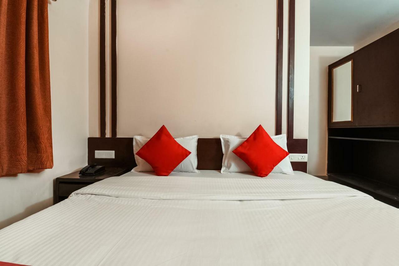Oyo 28856 Manjeera Inn Visakhapatnam Zewnętrze zdjęcie