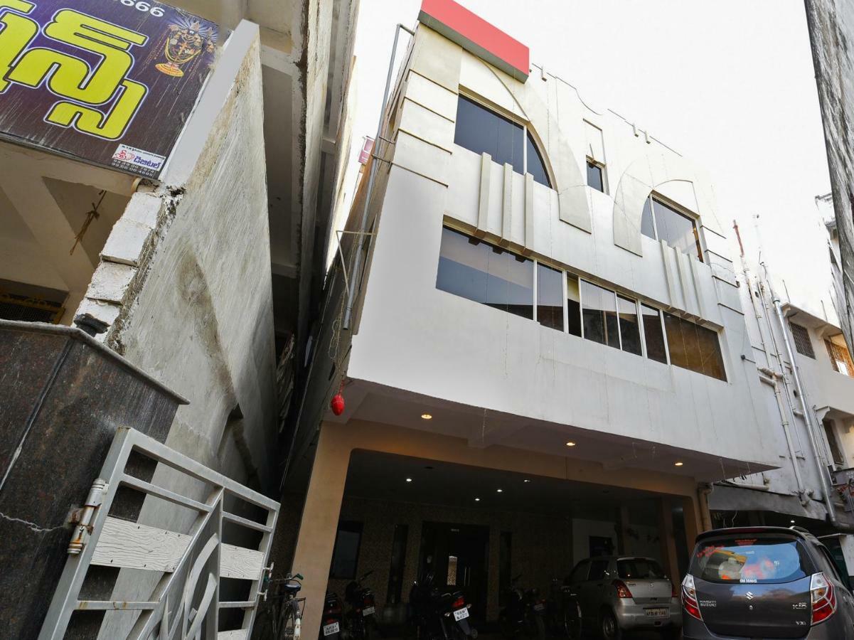 Oyo 28856 Manjeera Inn Visakhapatnam Zewnętrze zdjęcie
